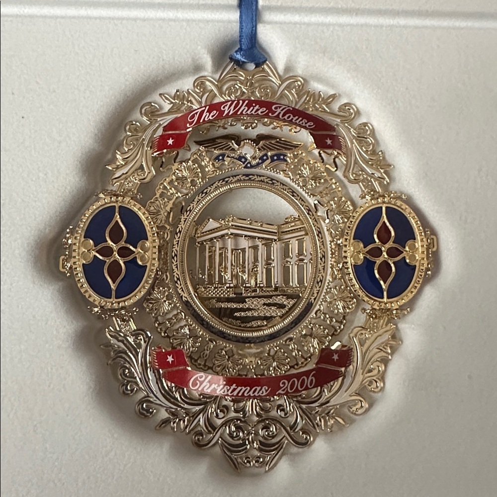 White House Christmas Ornament 2006